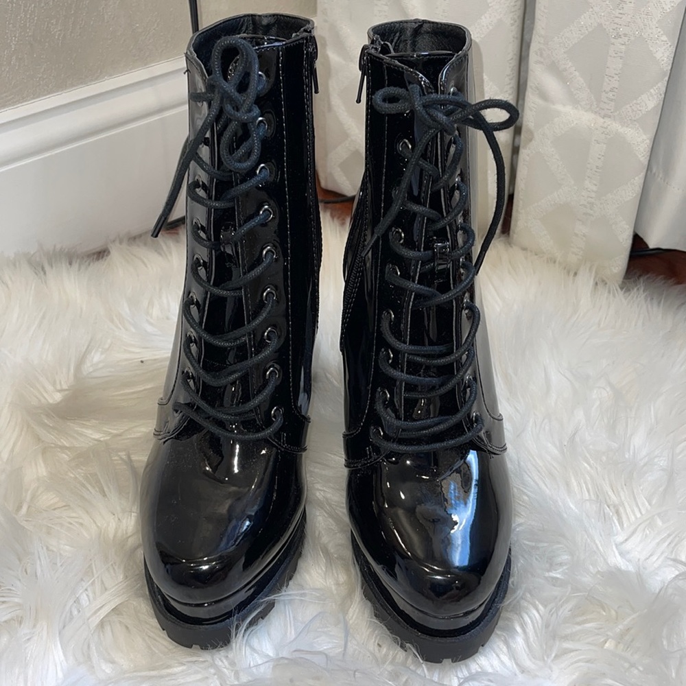 Heeled boots